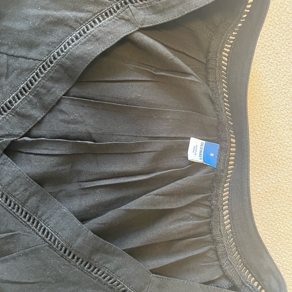 Women's Black V-Neck Top - Picture 2 of 5